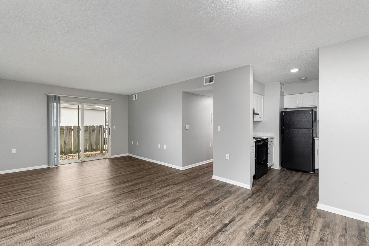 402 River Falls Rd - Photo 7 of 14