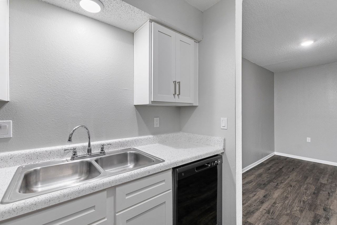 402 River Falls Rd - Photo 6 of 14