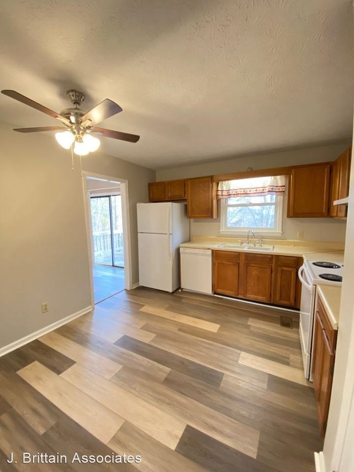 101 Mark Place - Photo 2 of 13