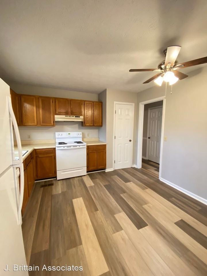 101 Mark Place - Photo 3 of 13