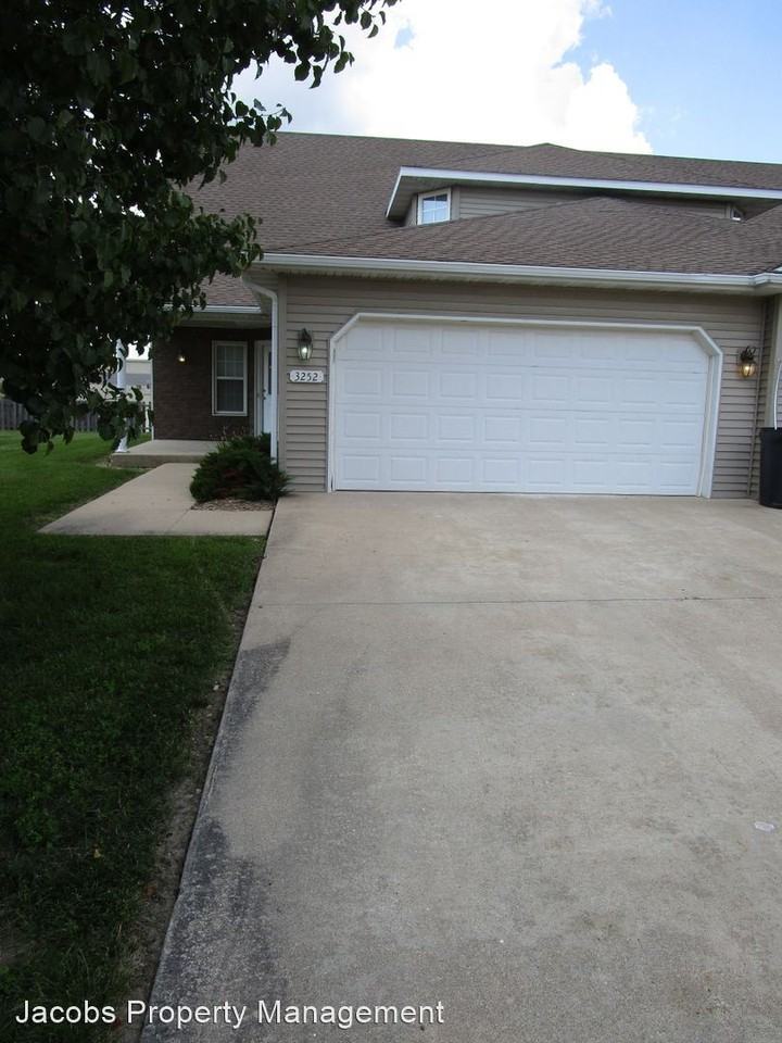 3252 Wind River Cir - Photo 3 of 50