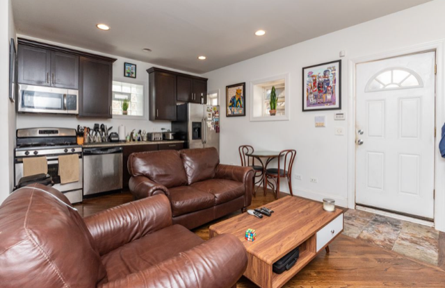 2117 N Point St #1R - Photo 2 of 4