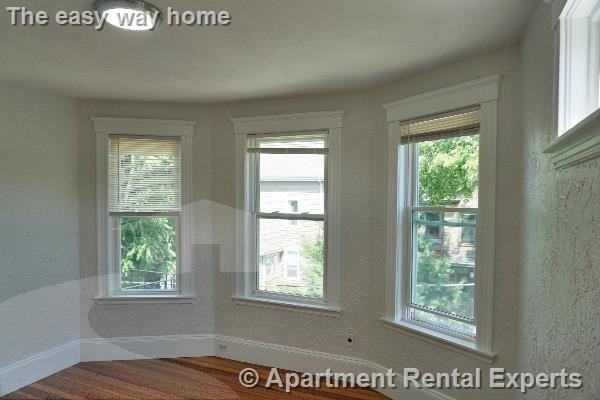 56 Oxford St #3 - Photo 6 of 14