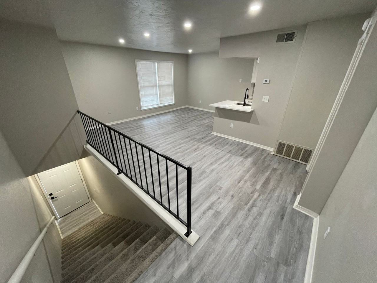 735 NW 30th St. - Photo 2 of 11