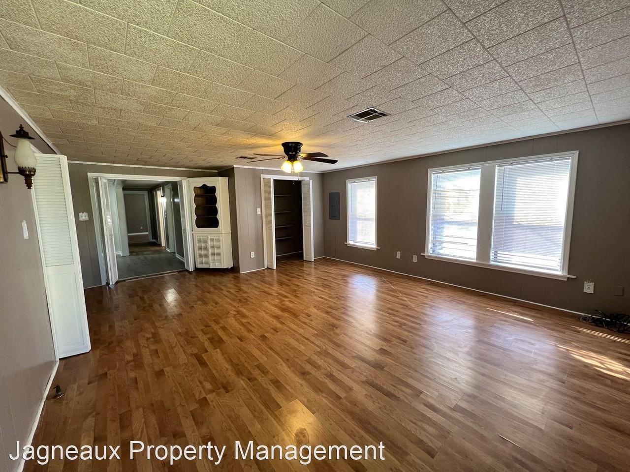 3105 Deaton St - Photo 2 of 15