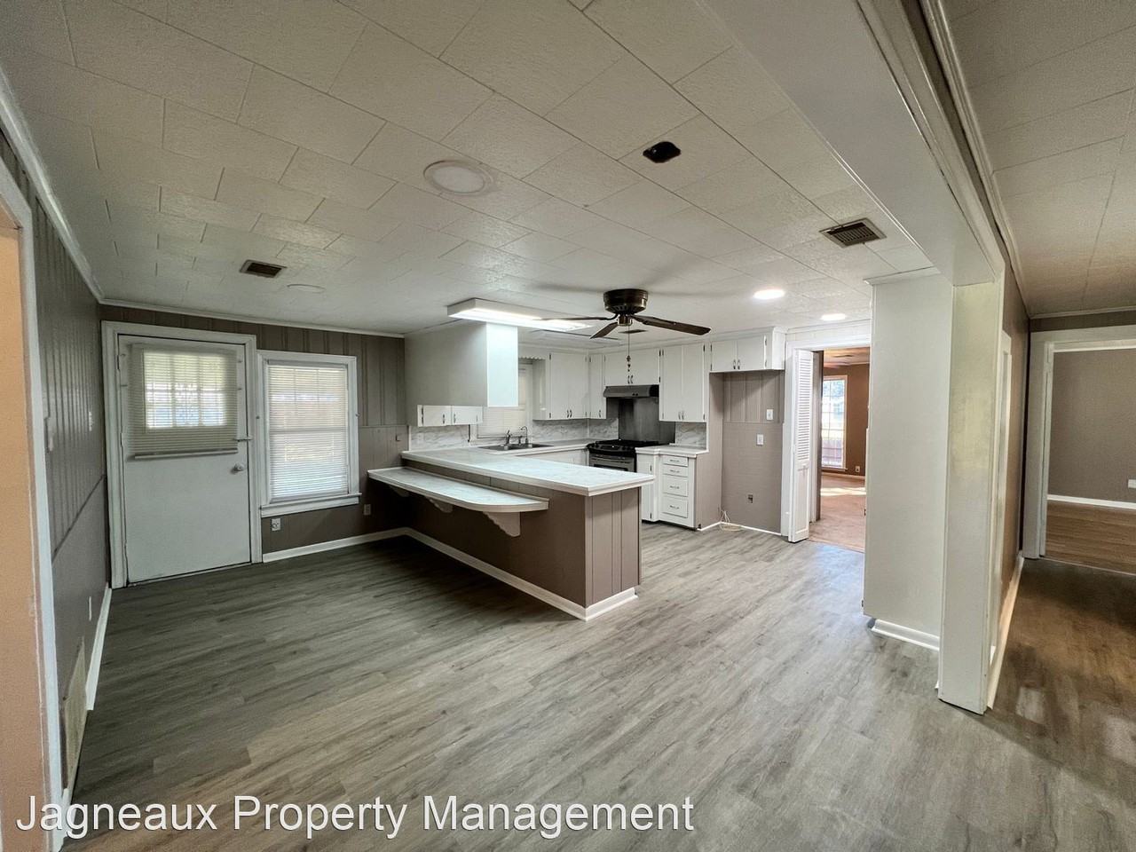 3105 Deaton St - Photo 3 of 15