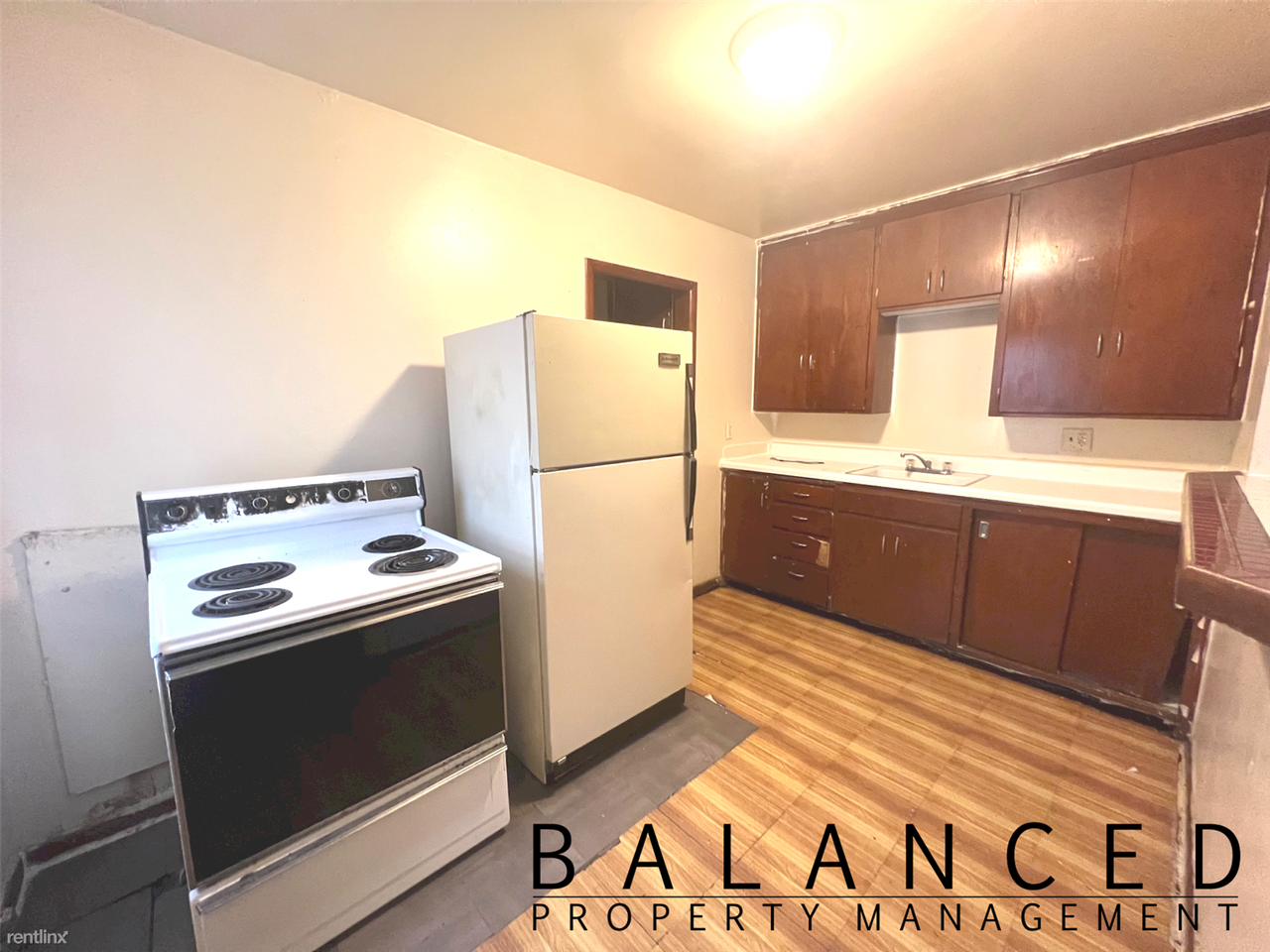 1708 Sw Washburn Ave - Photo 3 of 4