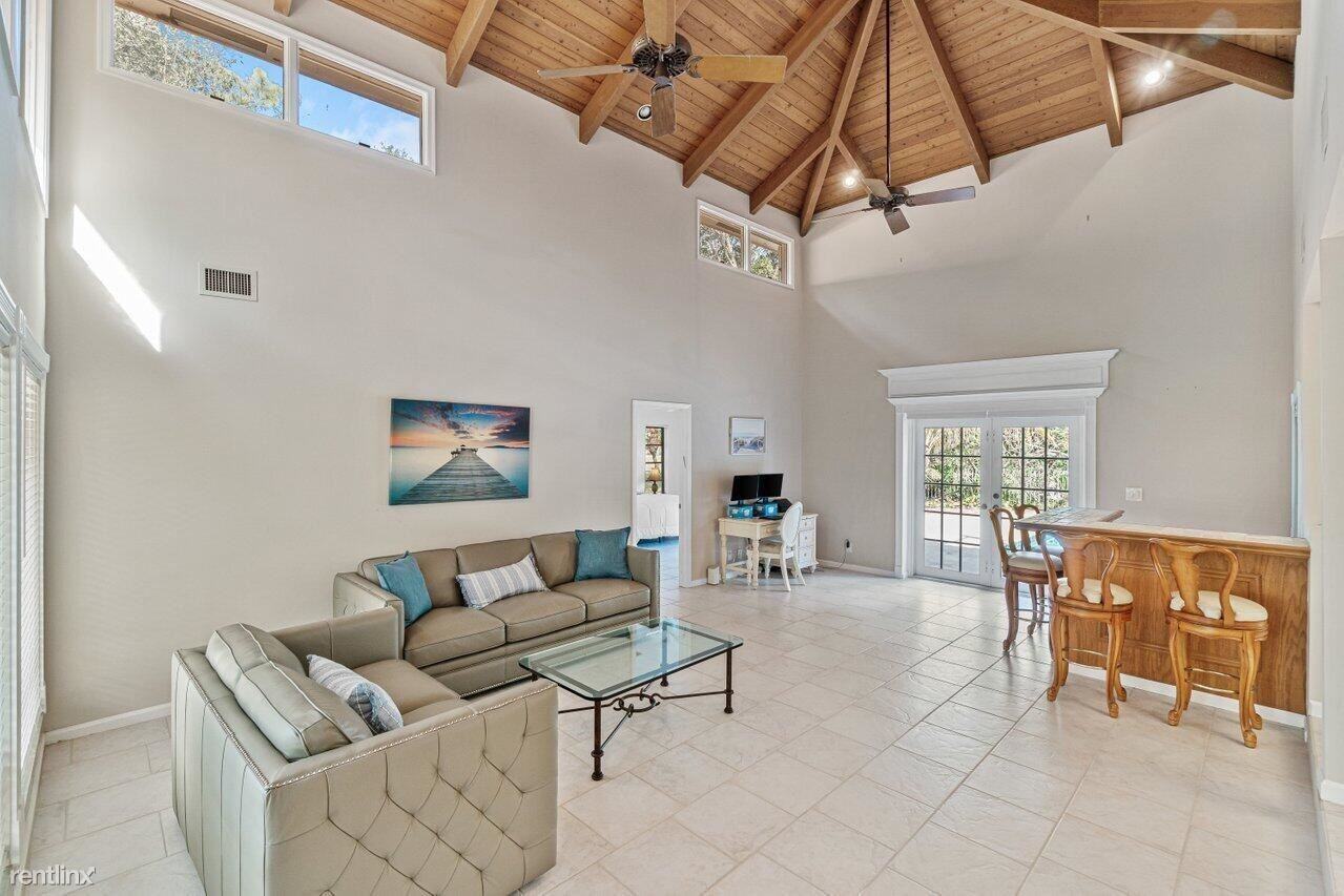 2244 Nw 39th Dr - Photo 3 of 15