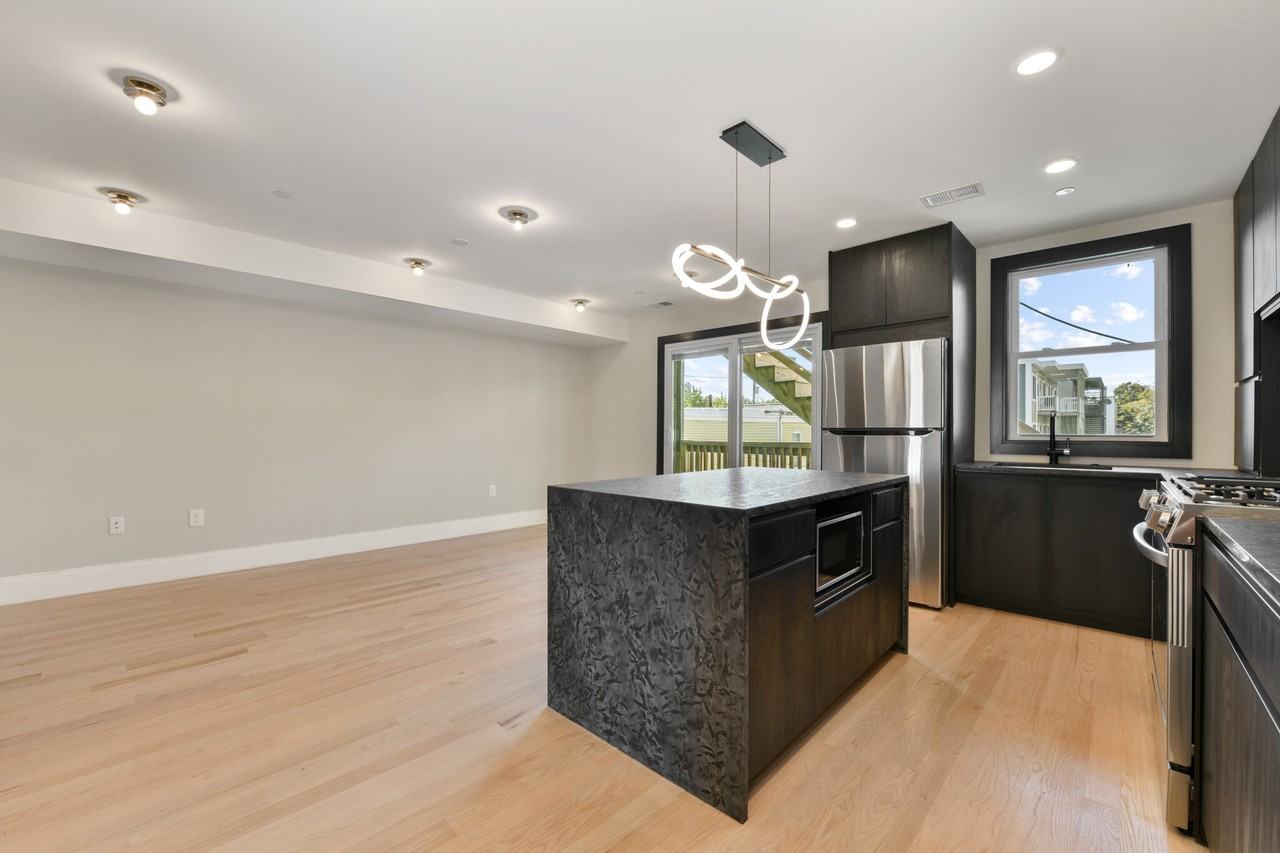 6 Brooks St #2 - Photo 3 of 12