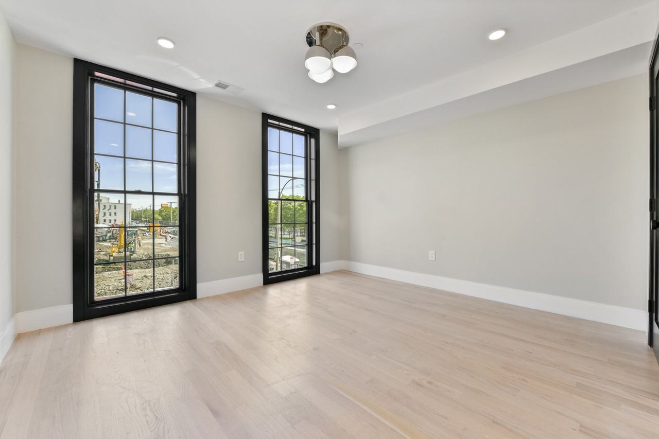 6 Brooks St #2 - Photo 5 of 12