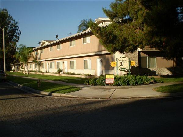 Redlands Pine apts - Photo 2 of 8