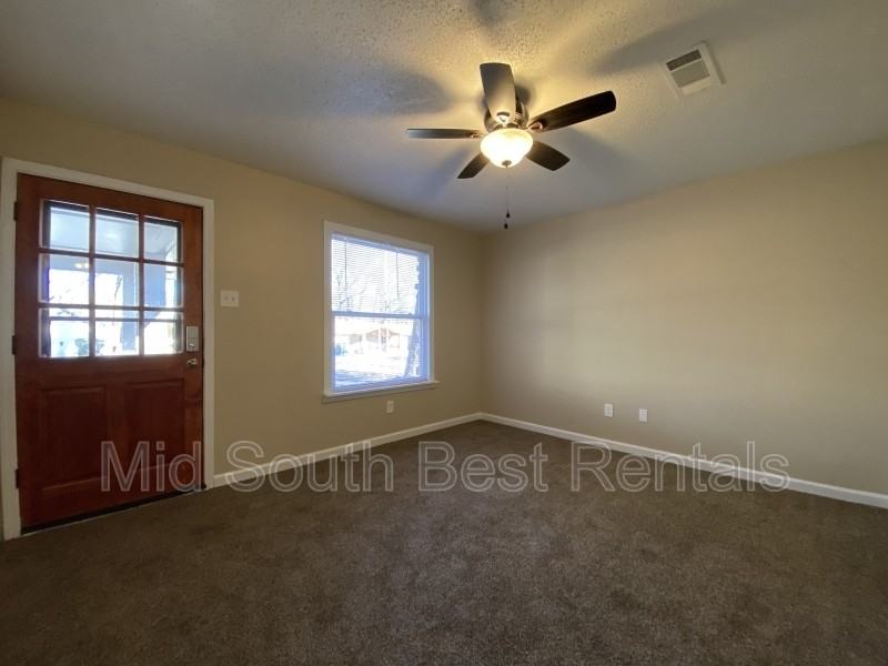 9015 Tanya Dr - Photo 2 of 8