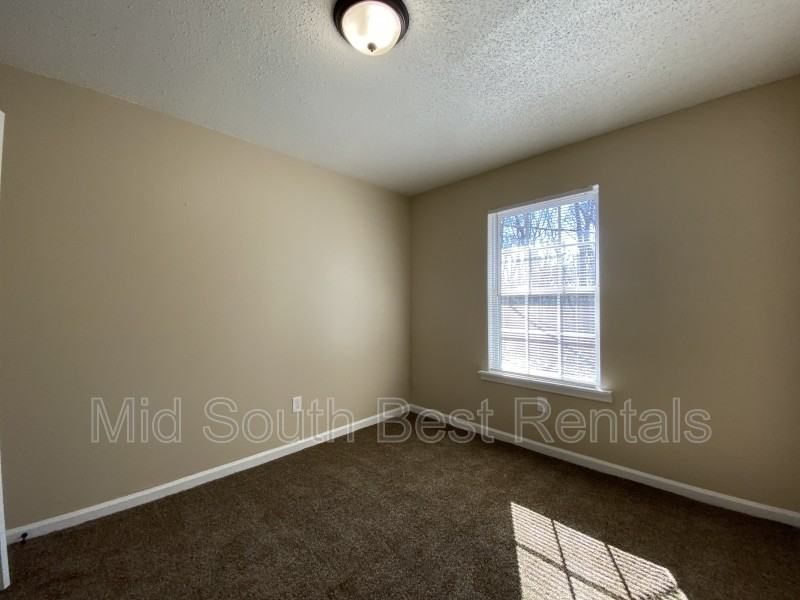 9015 Tanya Dr - Photo 5 of 8