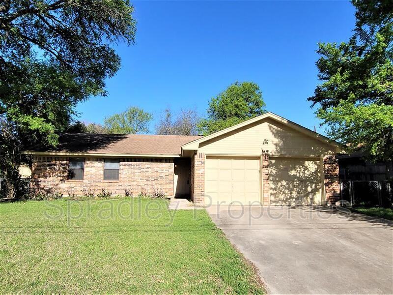 1415 Shady Ln - Photo 2 of 10