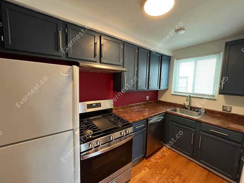 13323 Walnut St - Photo 3 of 21