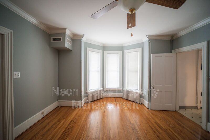 217 S Race St - Photo 2 of 15