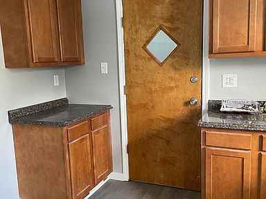 303 Melrose Drive - Photo 3 of 9