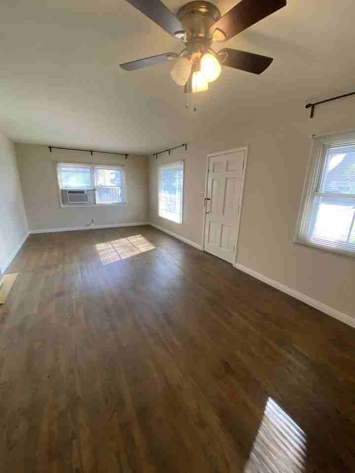 5825 N St - Photo 2 of 12