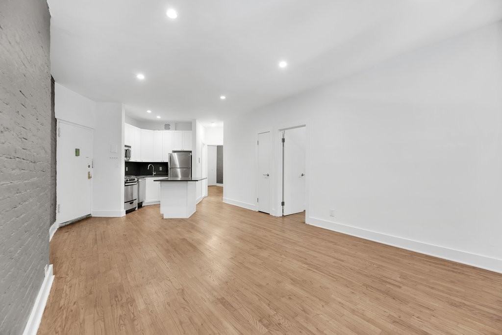 E 95th St #2A - Photo 2 of 11