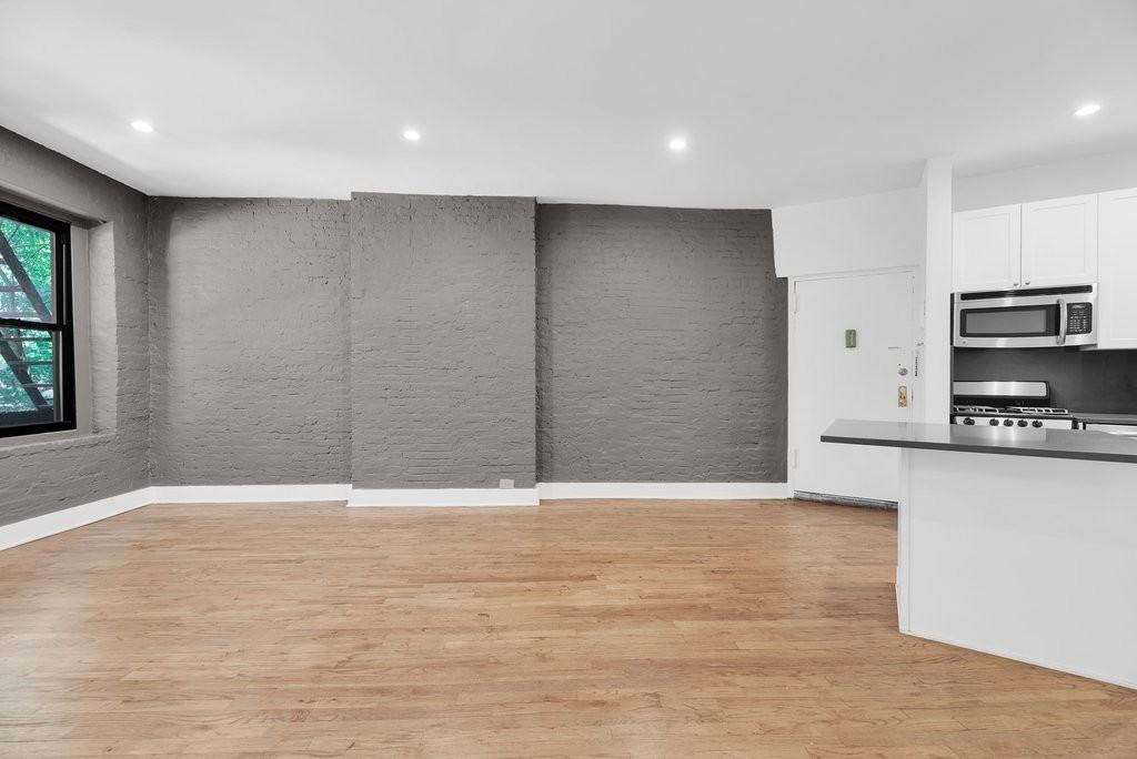 E 95th St #2A - Photo 3 of 11