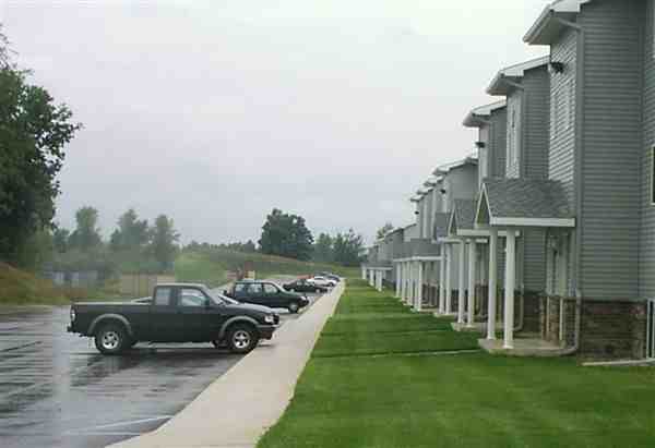 Oakwood Townhouses - Photo 2 of 3