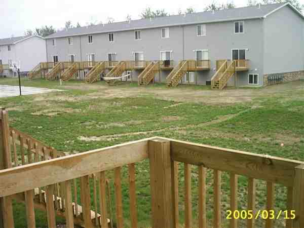 Oakwood Townhouses - Photo 3 of 3