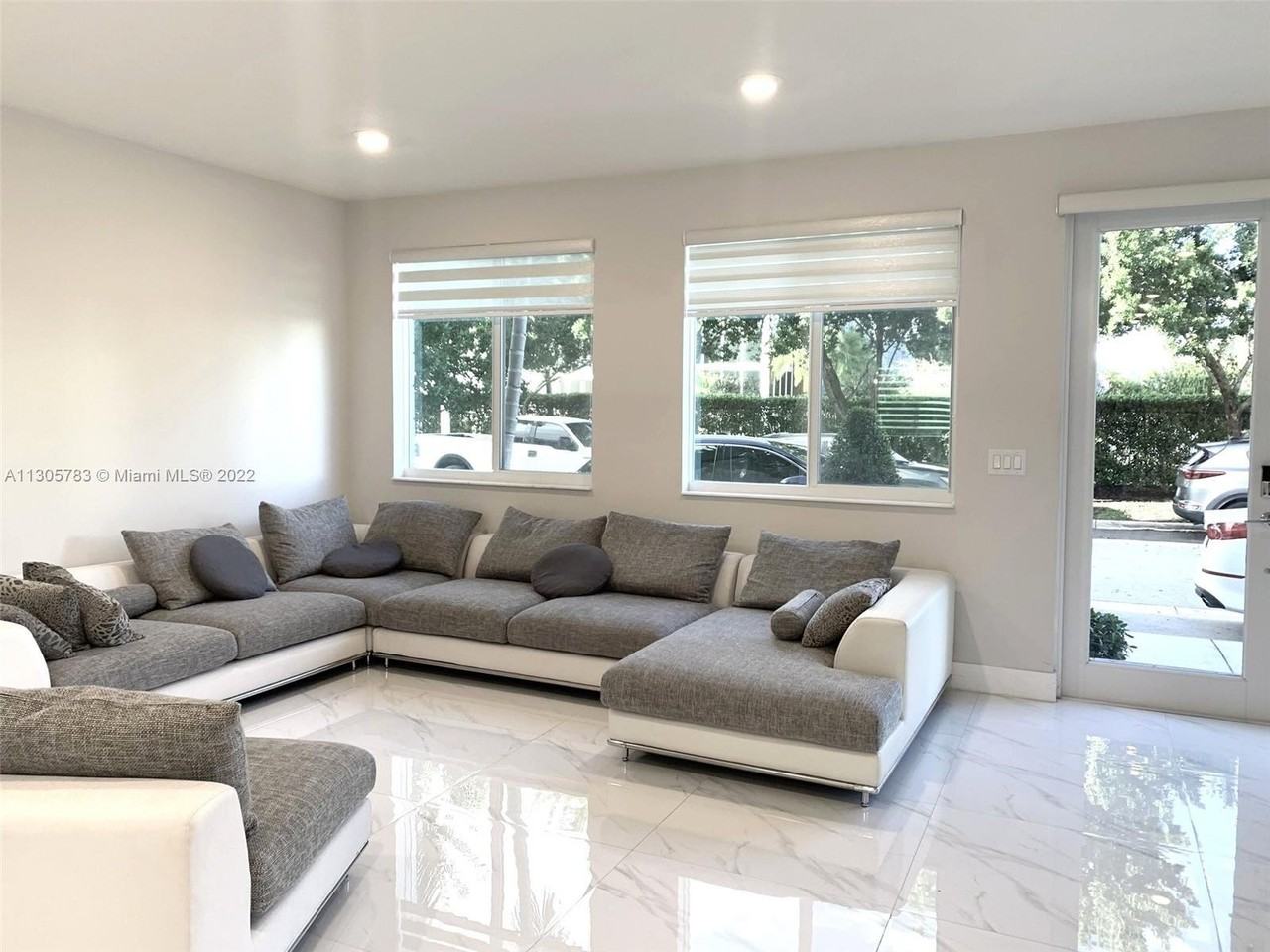 10420 Nw 67th St #10420 - Photo 3 of 8