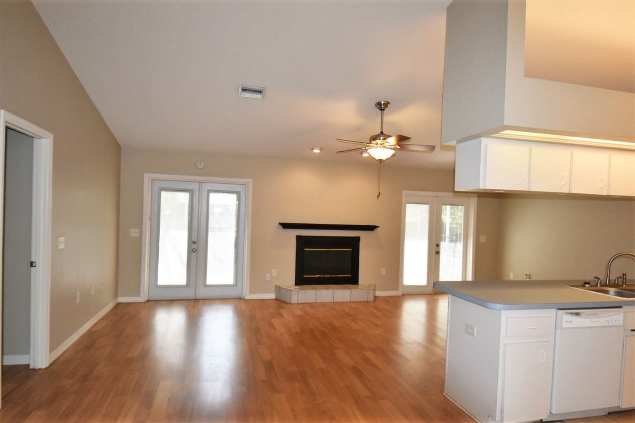 7996 Kaitlin Cir - Photo 3 of 17