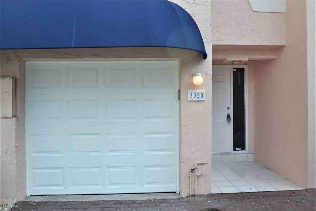 3320 Se 2nd St - Photo 2 of 20