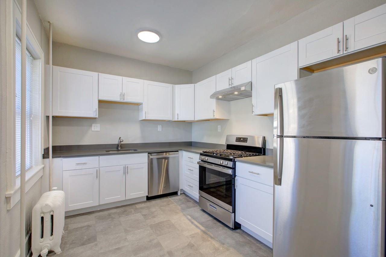 1027 Washington Street - Photo 2 of 11