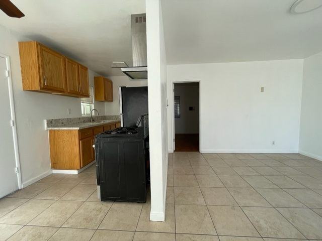 12321 - 12325 Oak St. - Photo 2 of 19