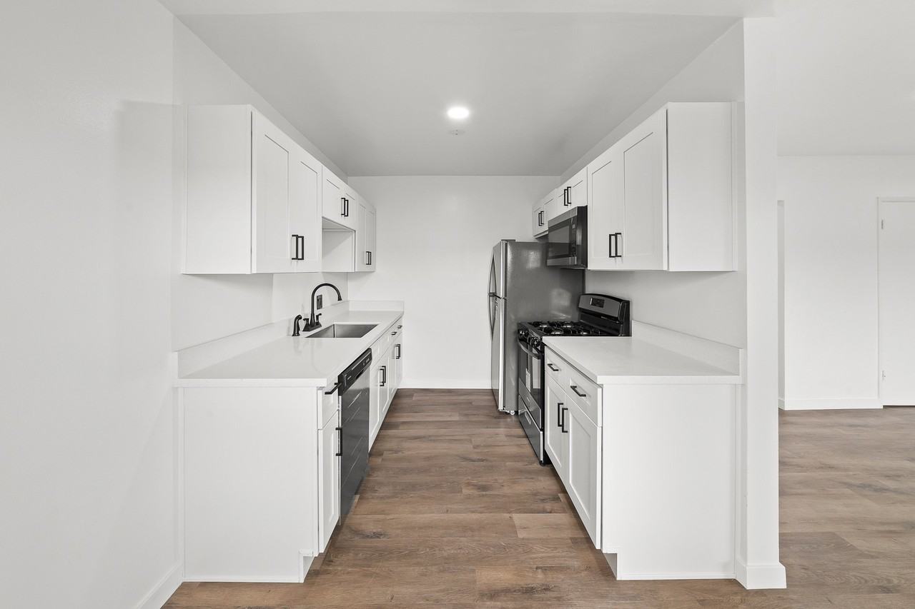 839-845 Glenway Dr. - Photo 5 of 43