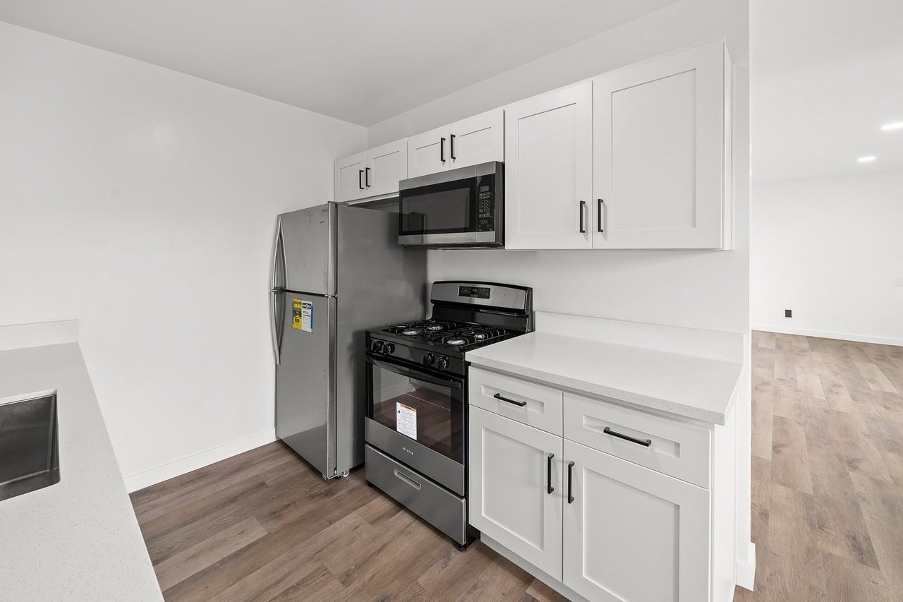 839-845 Glenway Dr. - Photo 7 of 43