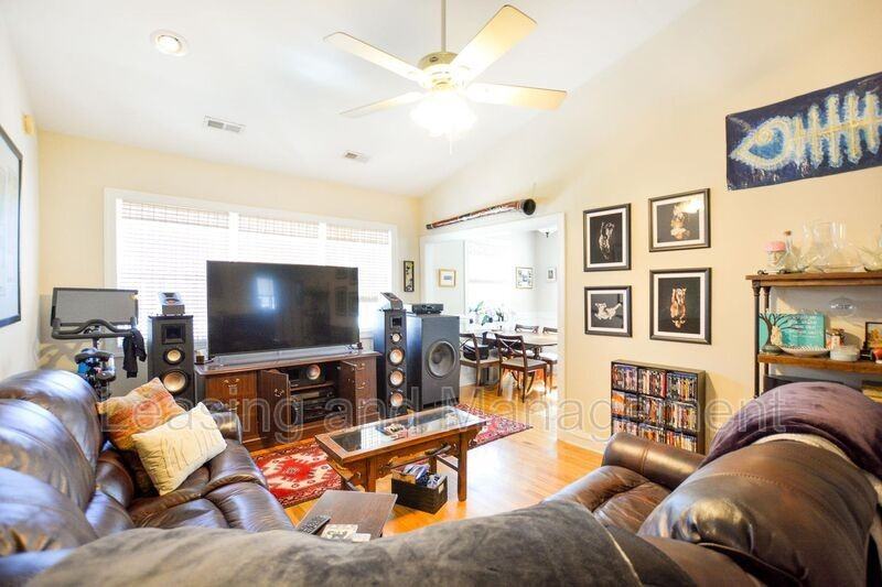 180 Line St #B - Photo 2 of 12