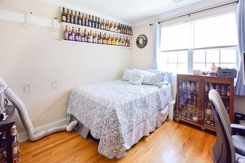 180 Line St #B - Photo 5 of 12