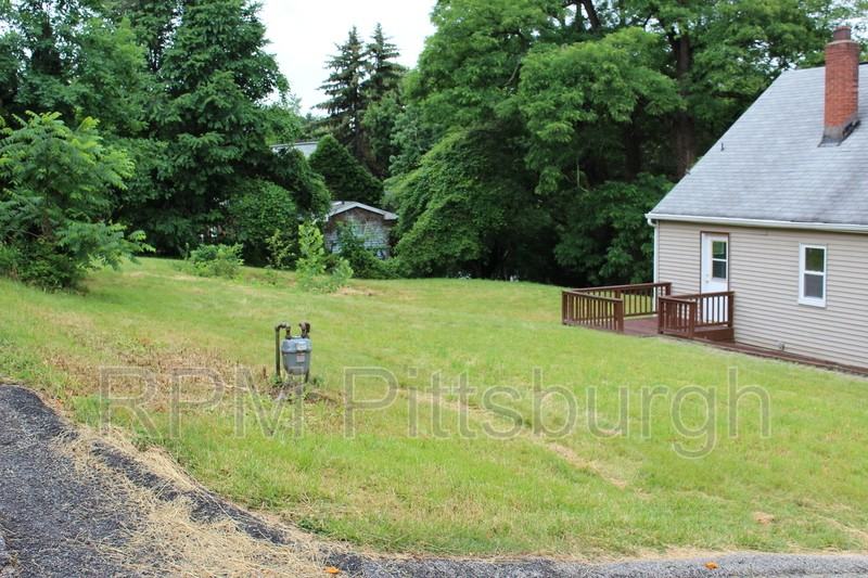 501 Marvin St - Photo 3 of 13