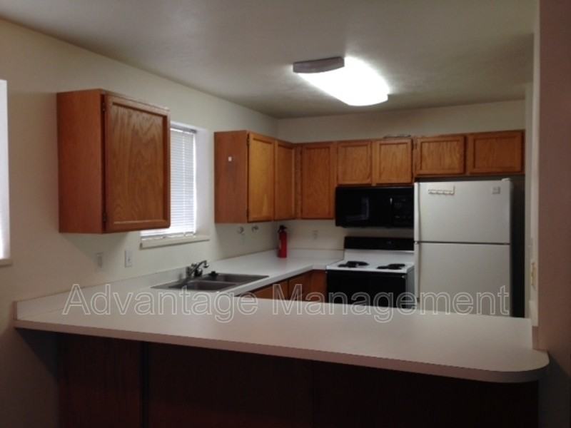 625 Northwest - Photo 2 of 9