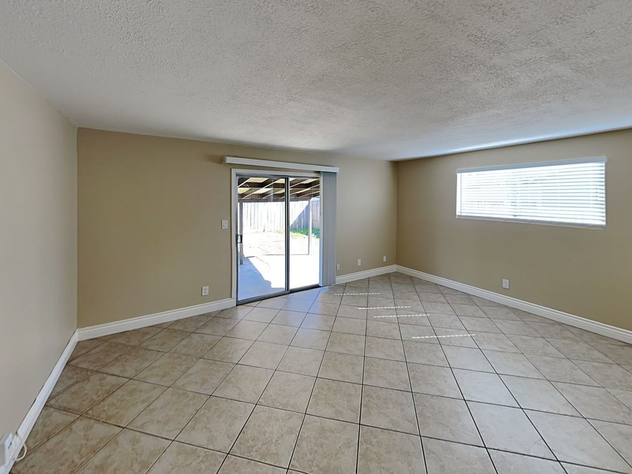 720 Camellia St - Photo 3 of 17
