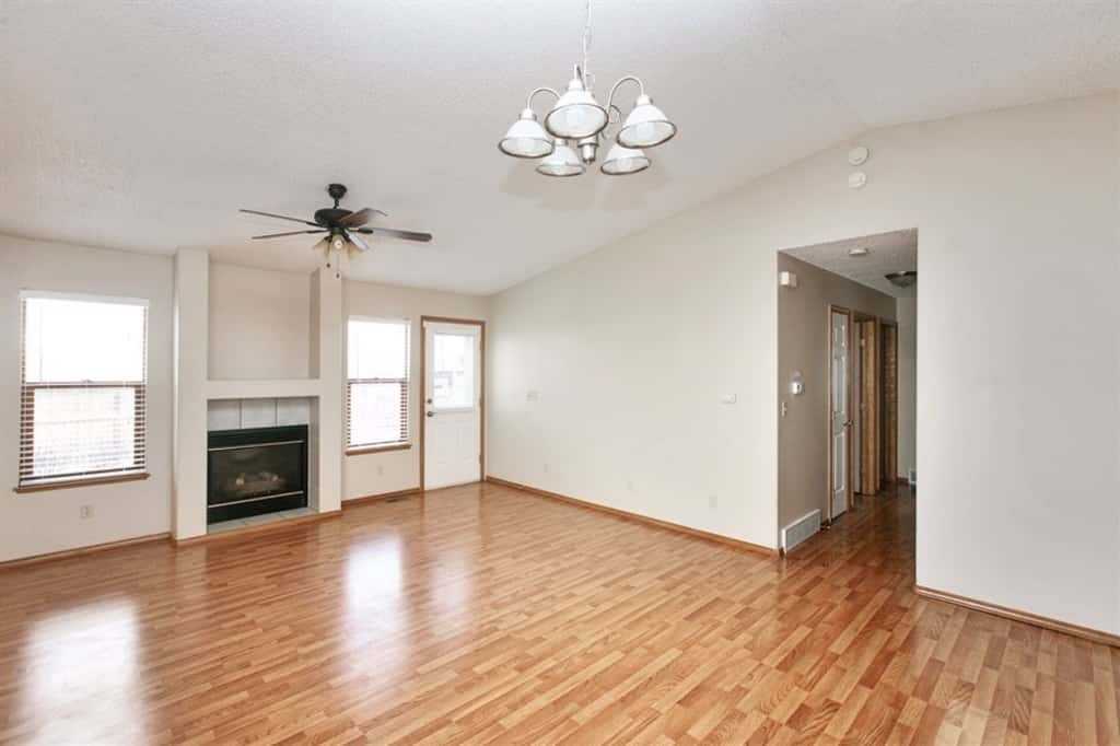 5953 Corinth Dr - Photo 3 of 17