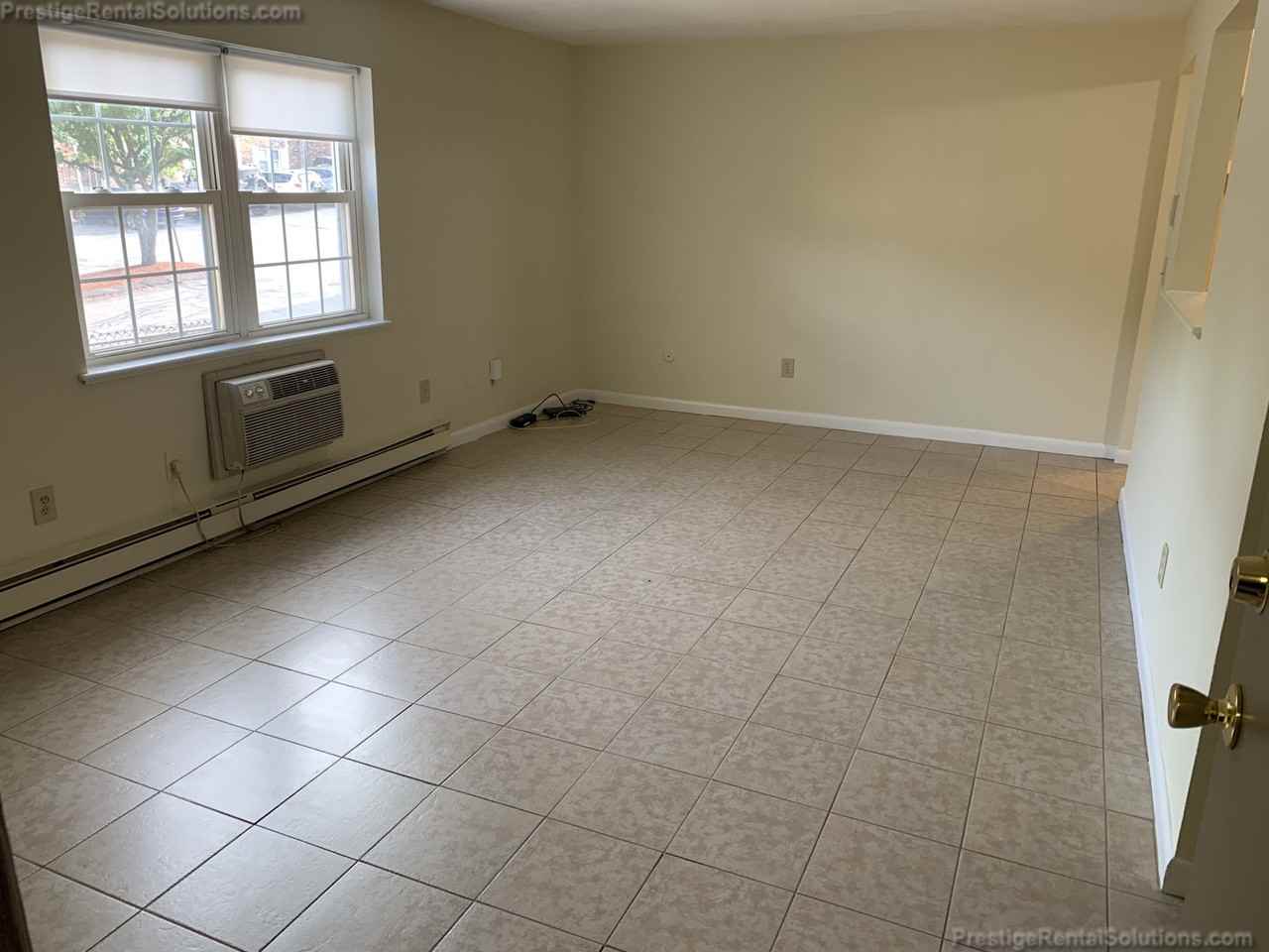 740 Central St #H13 - Photo 4 of 11