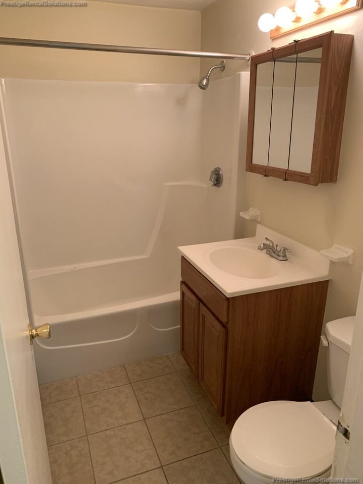 740 Central St #H13 - Photo 5 of 11