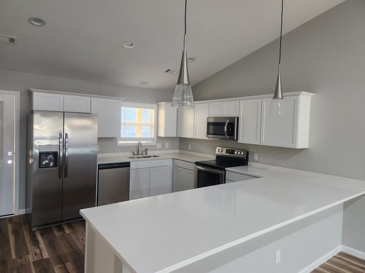 279B Clubhouse Cir - Photo 2 of 6