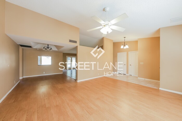 7402 W Bloomfield Rd - Photo 3 of 15