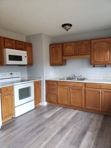 204 Longwood LaneUnit B #B - Photo 4 of 11