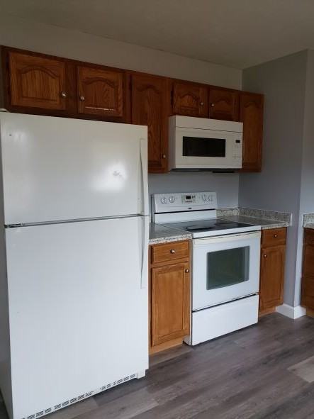 204 Longwood LaneUnit B #B - Photo 5 of 11