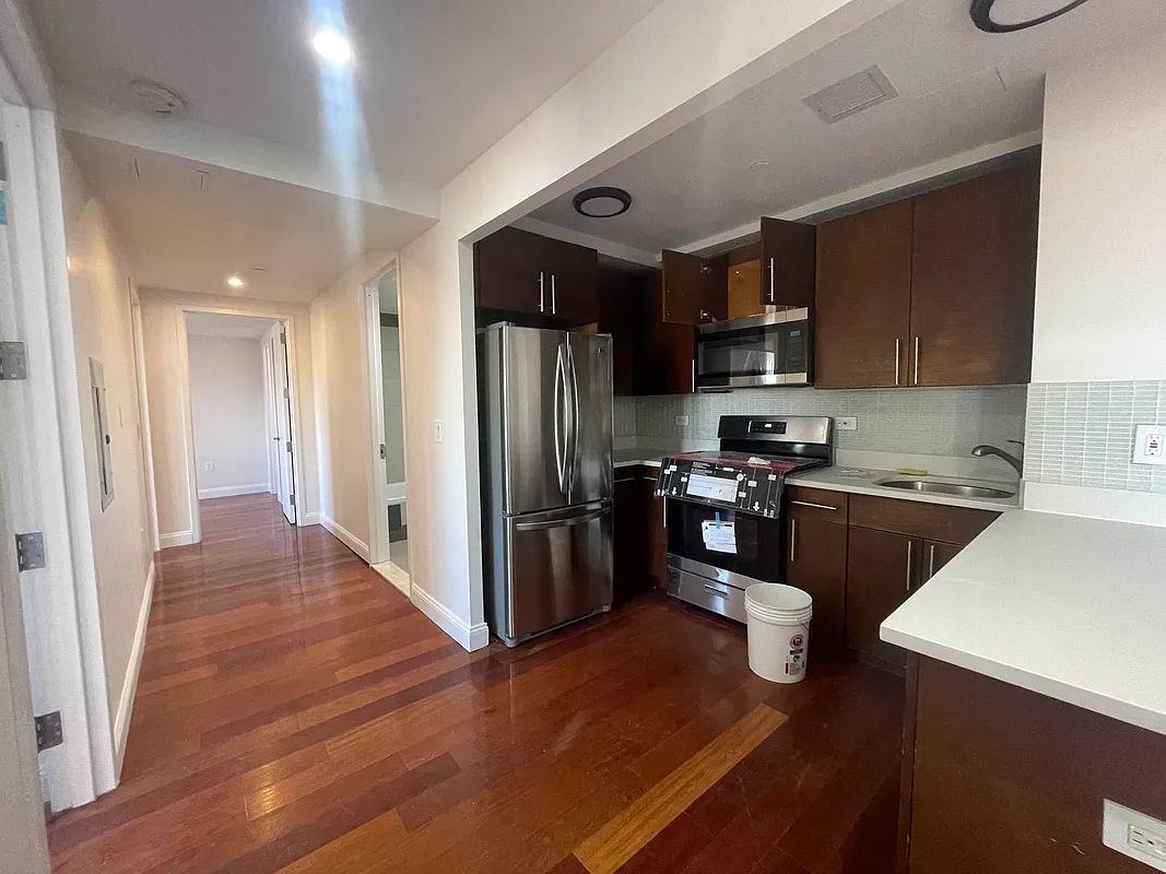 3030 Middletown Rd #7D - Photo 2 of 8