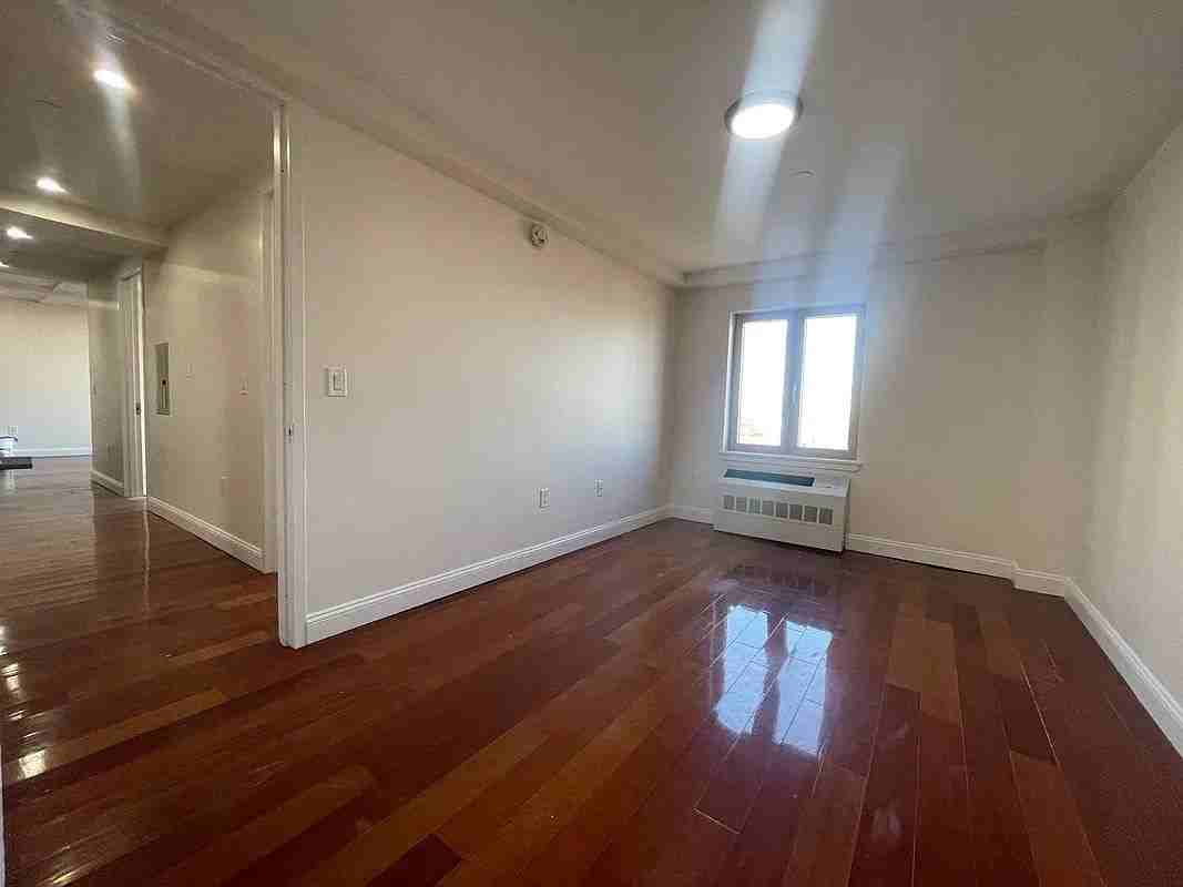 3030 Middletown Rd #7D - Photo 3 of 8