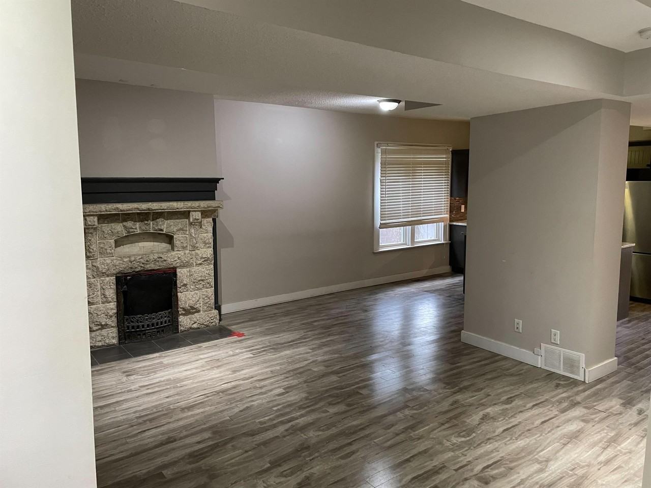 2059 Elphinstone Street - Photo 2 of 9