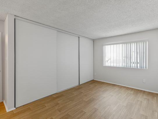 233 North Mollison Avenue - Photo 5 of 16