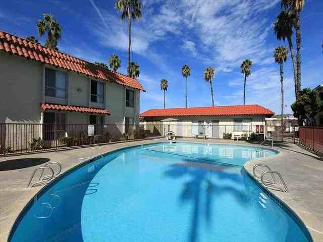 233 North Mollison Avenue - Photo 6 of 16